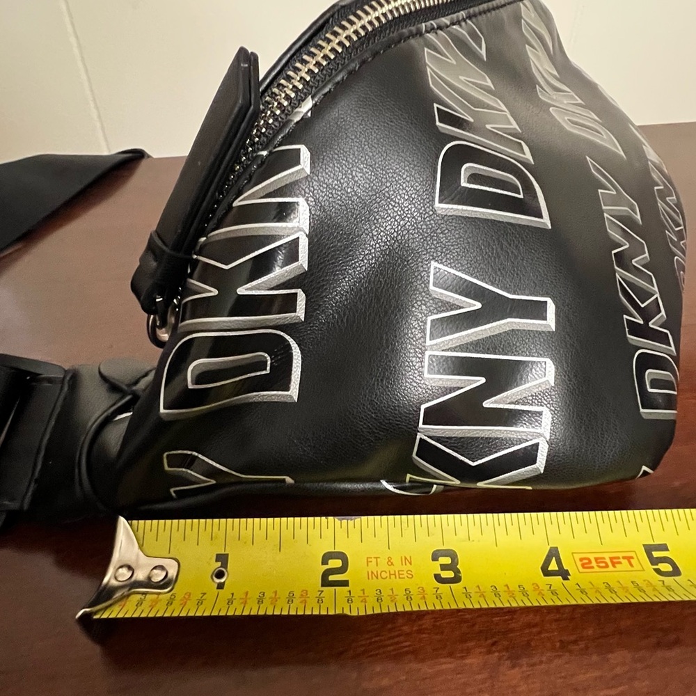 DKNY Tilly Sling Bag Logo Belt Bag Black white NWOT - Picture 10 of 12